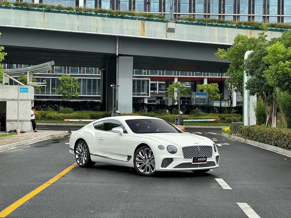Bentley Continental 2021 — фото 3
