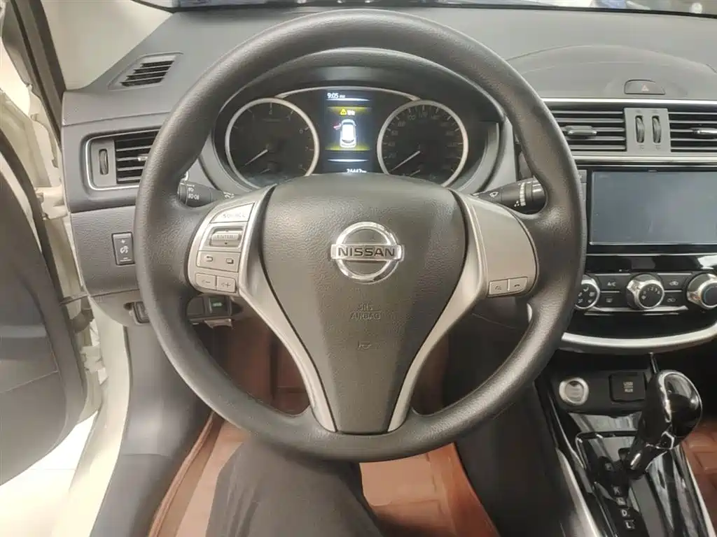 Nissan Tiida 2018 — фото 11