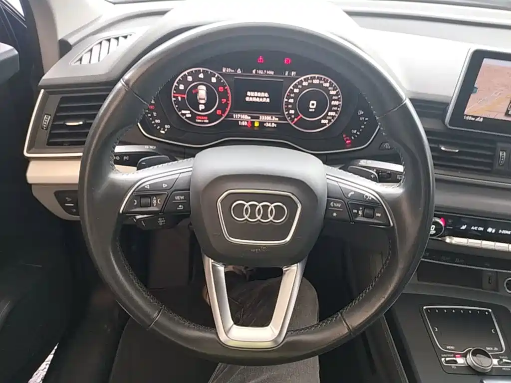 Audi Q5L 2019 — фото 11