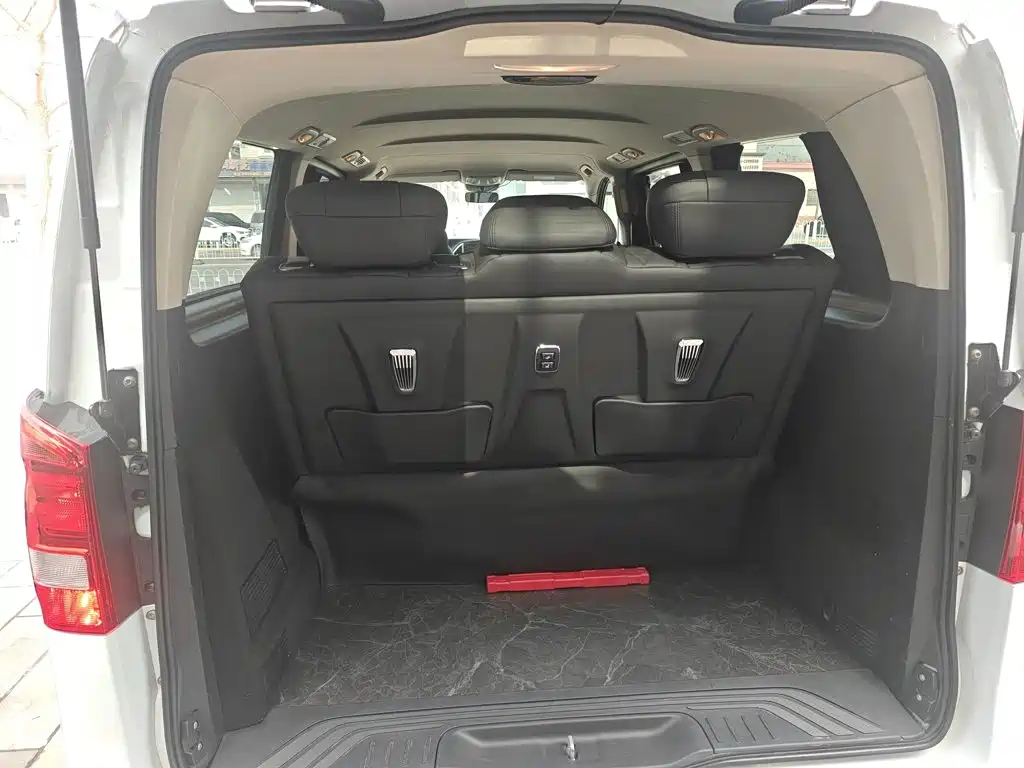 Mercedes-Benz Vito 2022 — фото 15