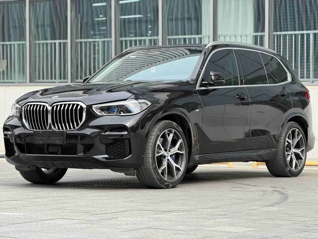 BMW X5 2021 — фото 1
