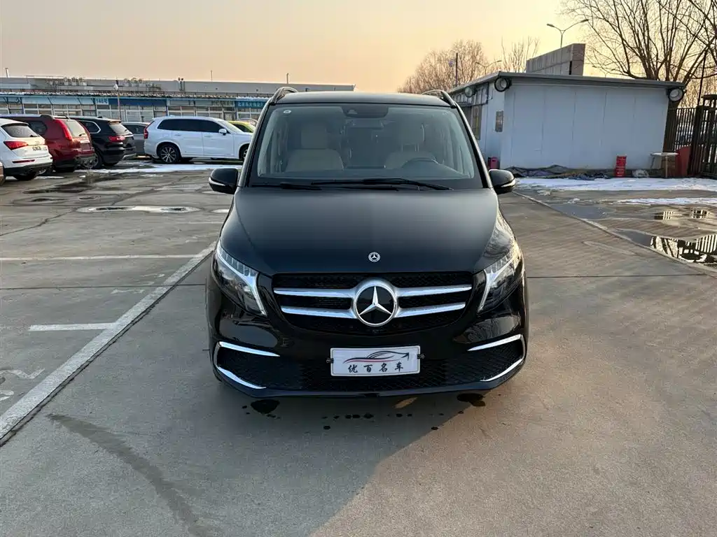 Mercedes-Benz V-Class 2023 — фото 2