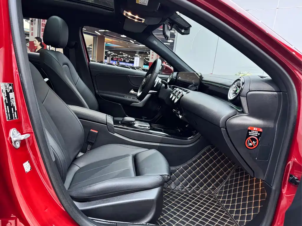 Mercedes-Benz A-Class 2022 — фото 17