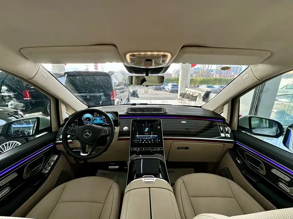 Mercedes-Benz V-Class 2022 — фото 19
