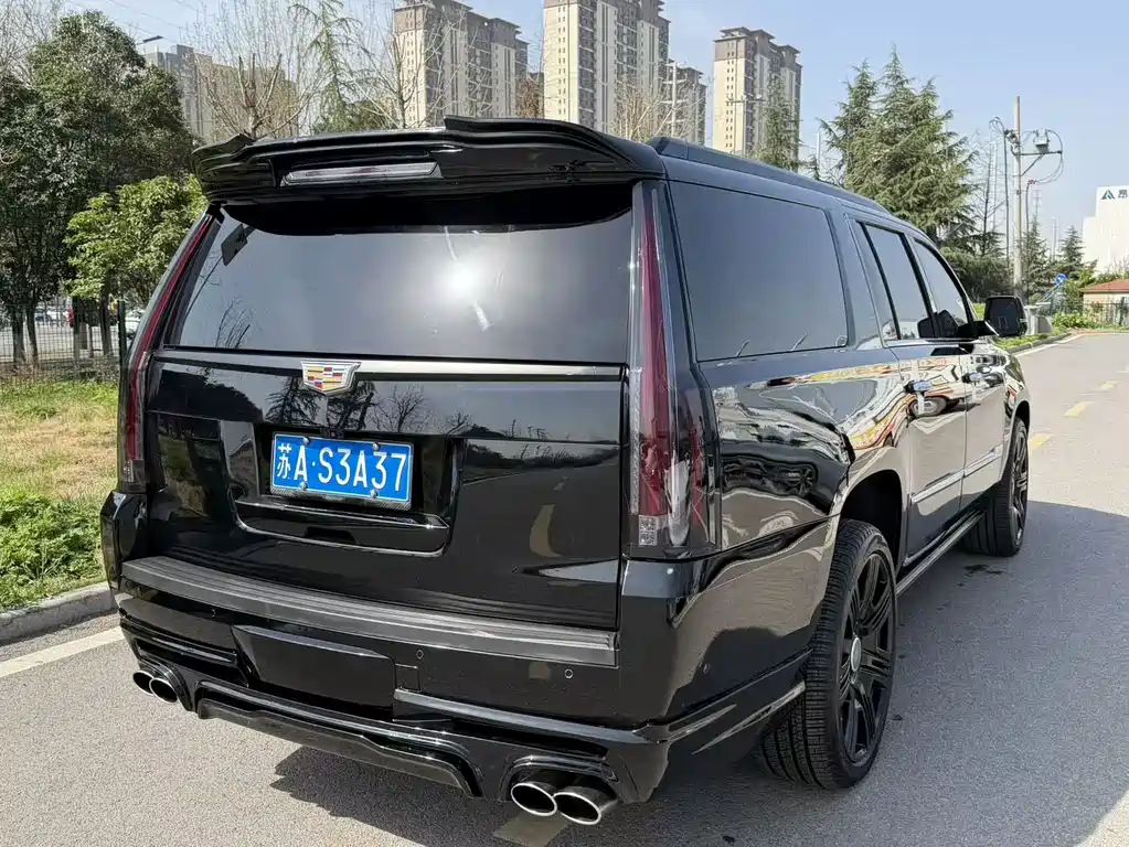 Cadillac Escalade 2018 — фото 16