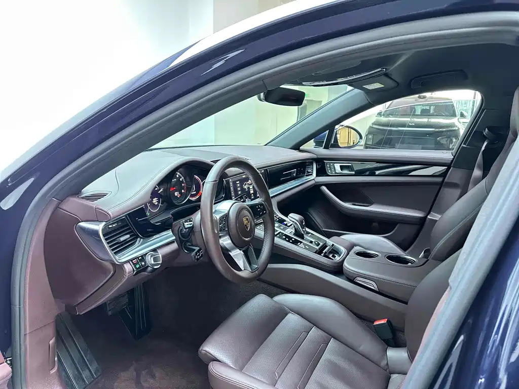 Porsche Panamera 2017 — фото 9