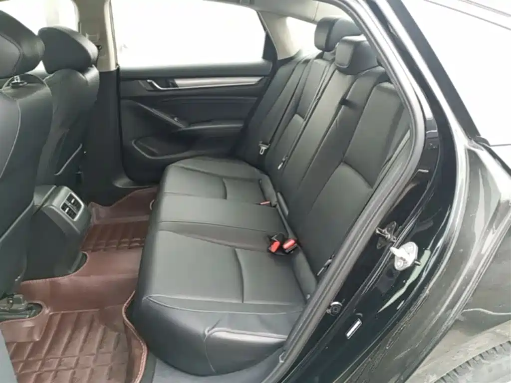 Honda Accord 2018 — фото 17