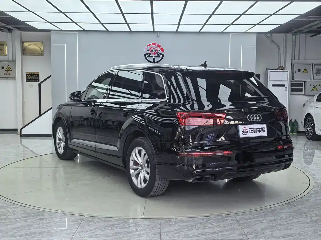 Audi Q7 2016 — фото 14