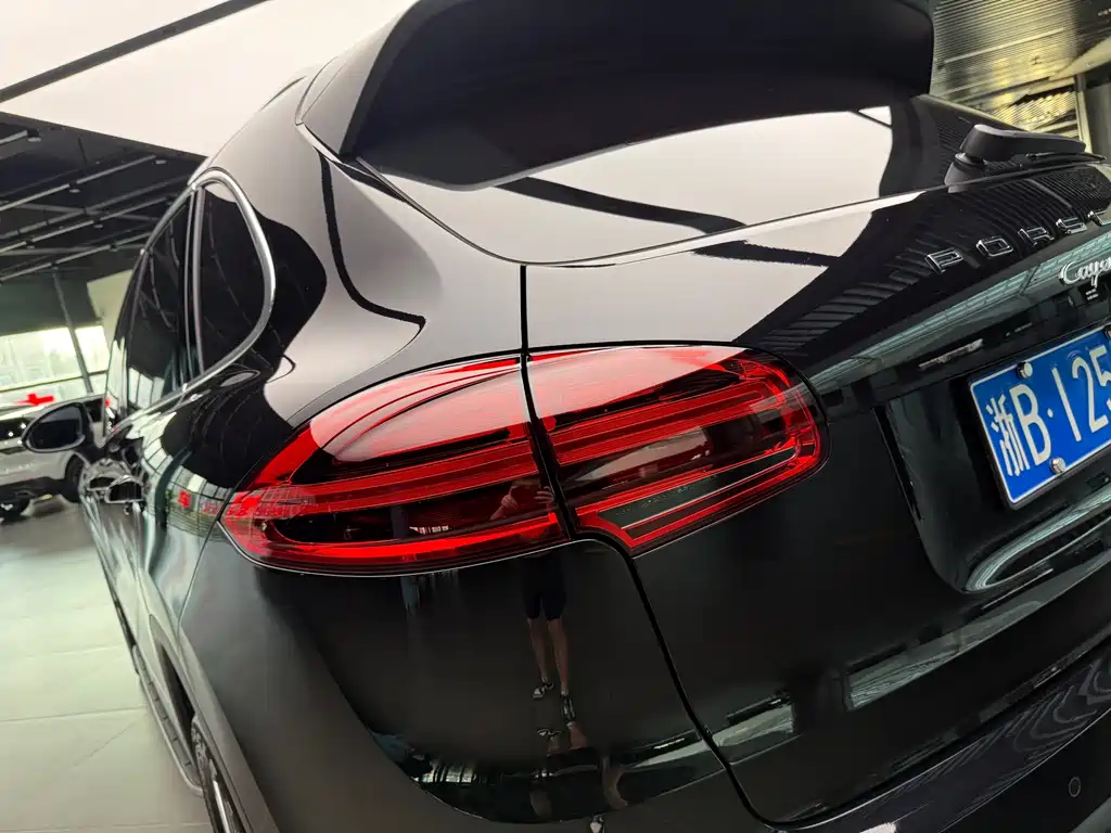 Porsche Cayenne 2015 — фото 8
