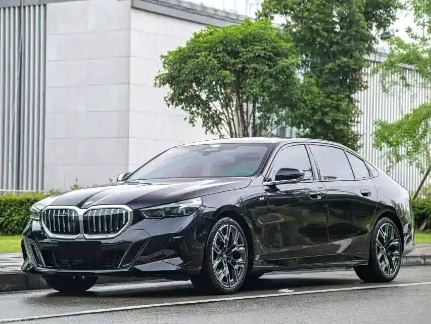 BMW 5 Series 2025