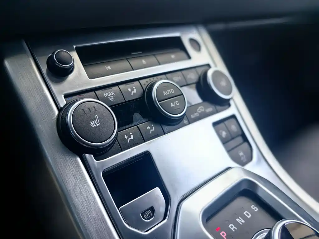 Land Rover Evoque 2018 — фото 10