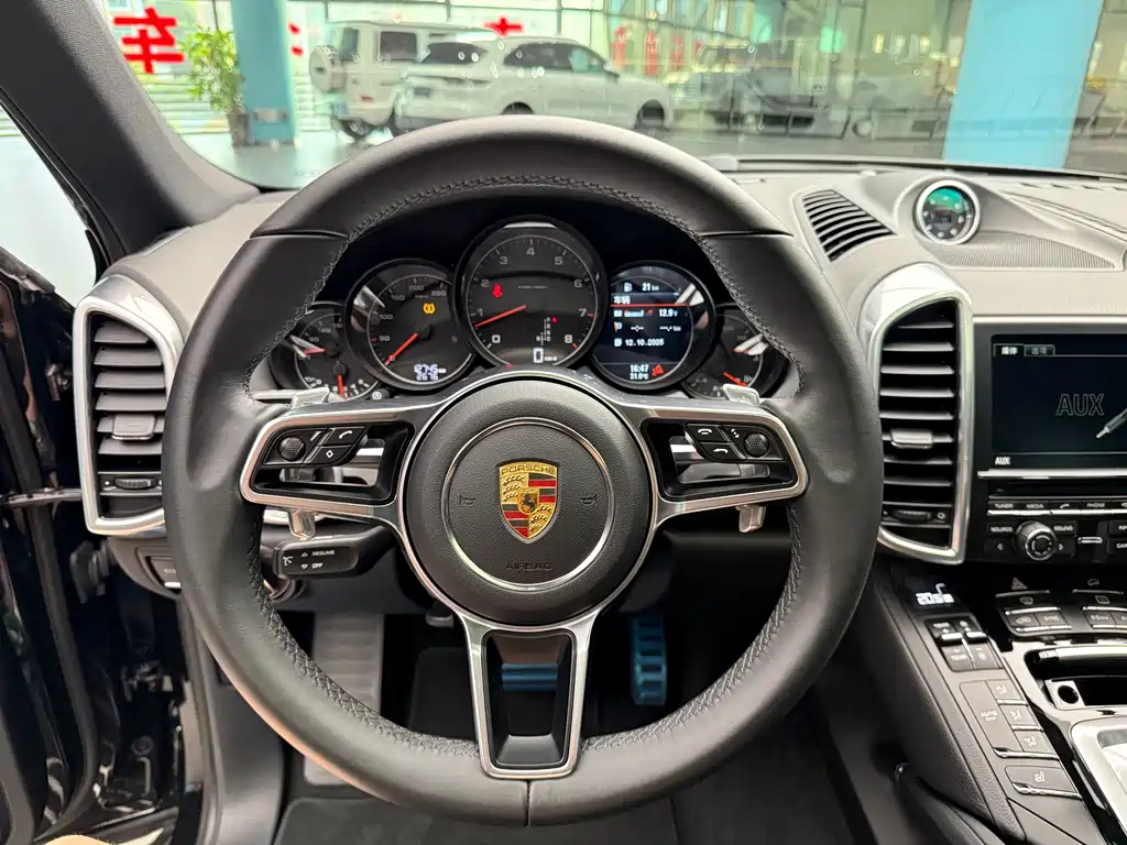 Porsche Cayenne 2015 — фото 13