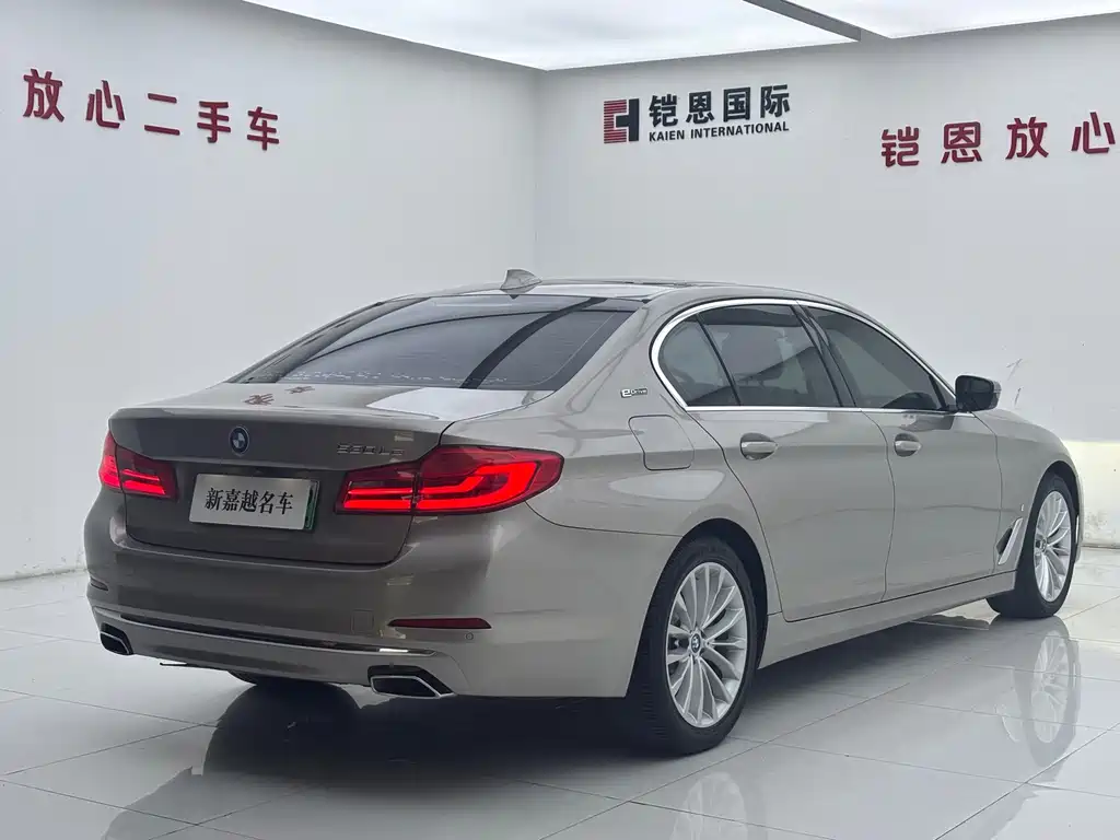 BMW 5 Series New Energy 2019 — фото 19