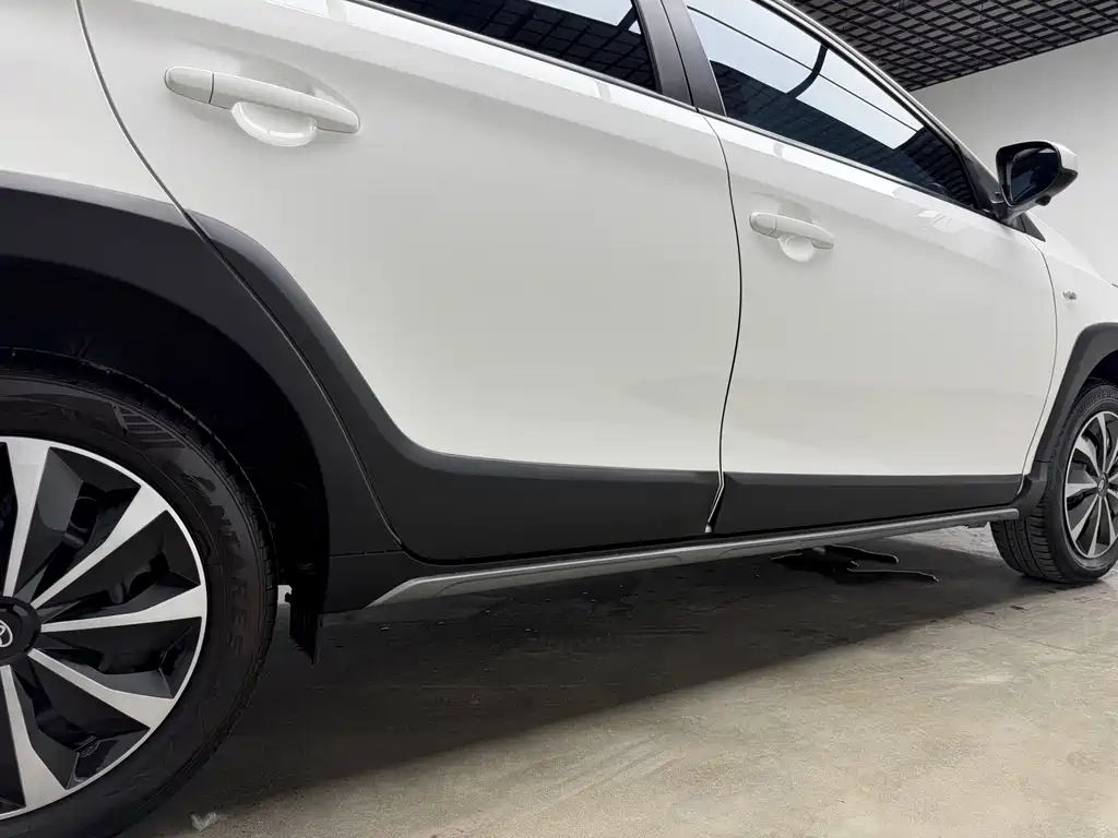 Toyota Yaris L 2022 — фото 23