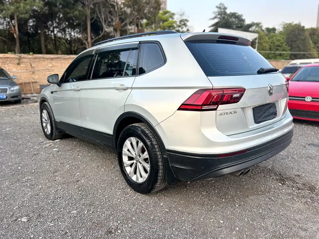 Volkswagen Tiguan L 2017 — фото 7