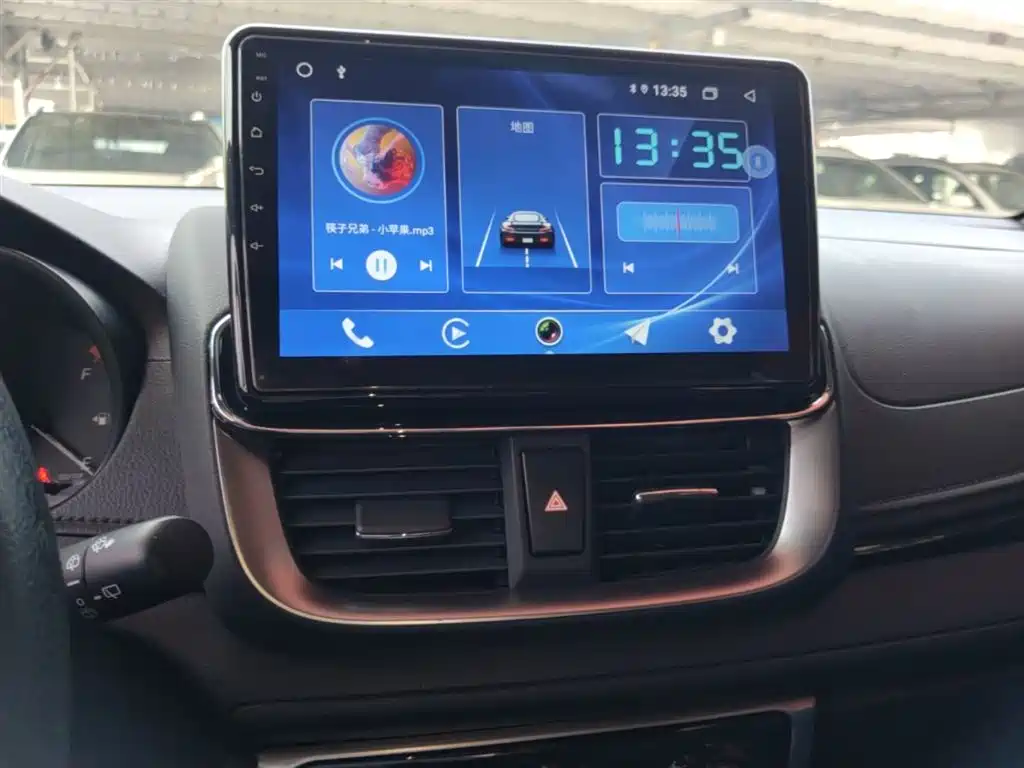 Toyota Yaris L 2020 — фото 13