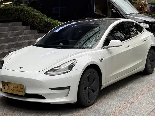 Tesla Model 3 2020