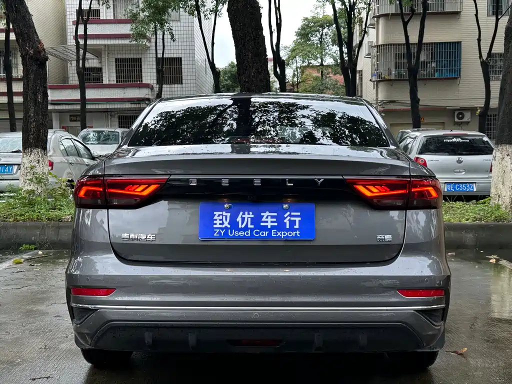 Geely Emgrand 2025