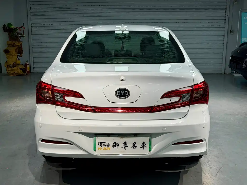 BYD Qin NEV 2015 — фото 5