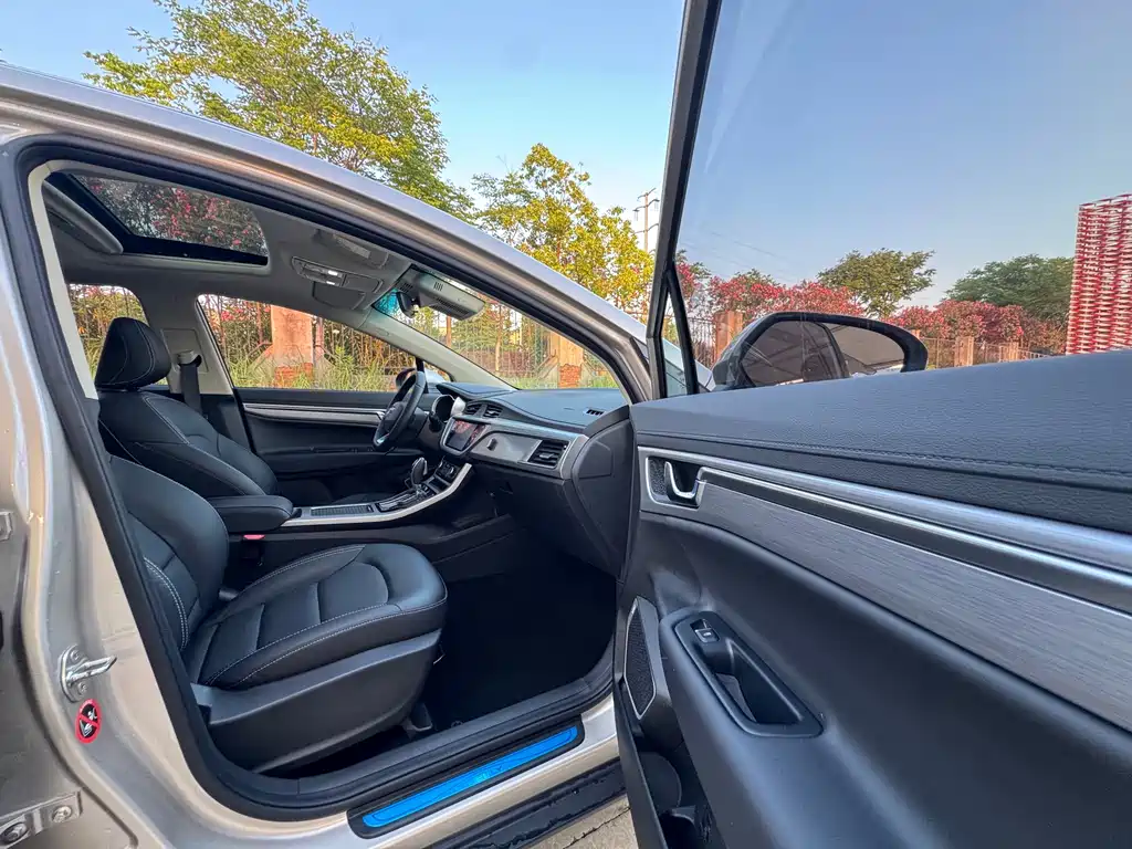 Geely Emgrand GS 2020 — фото 19