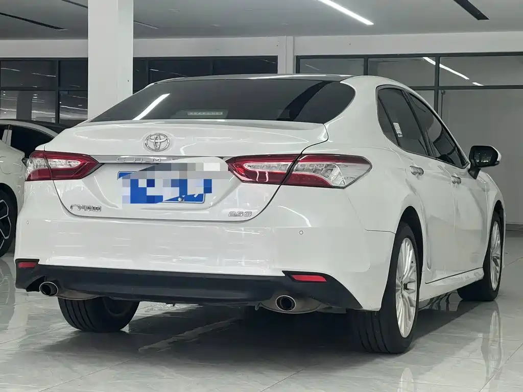 Toyota Camry 2020 — фото 7