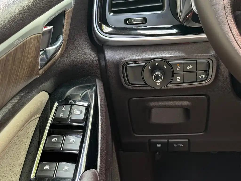 GAC Motor Trumpchi M8 2021 — фото 10