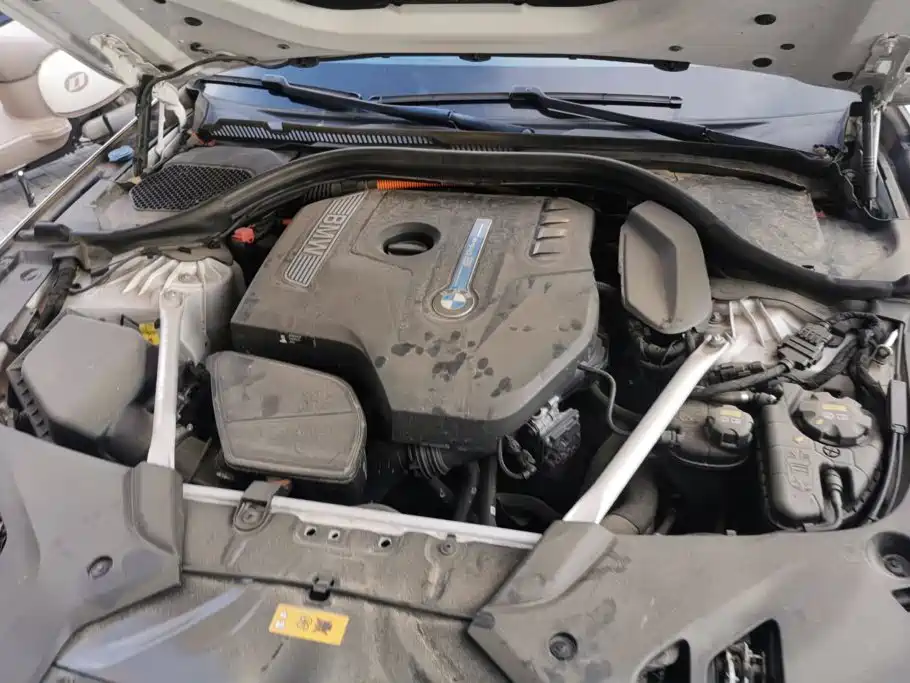 BMW 5 Series New Energy 2019 — фото 10