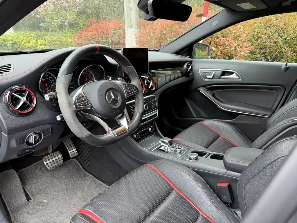 Mercedes-Benz GLA AMG 2018 — фото 7