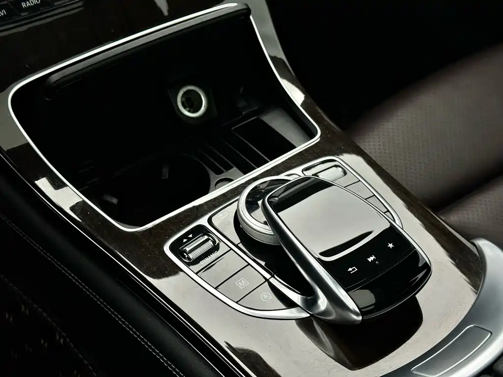 Mercedes-Benz GLC 2017 — фото 18