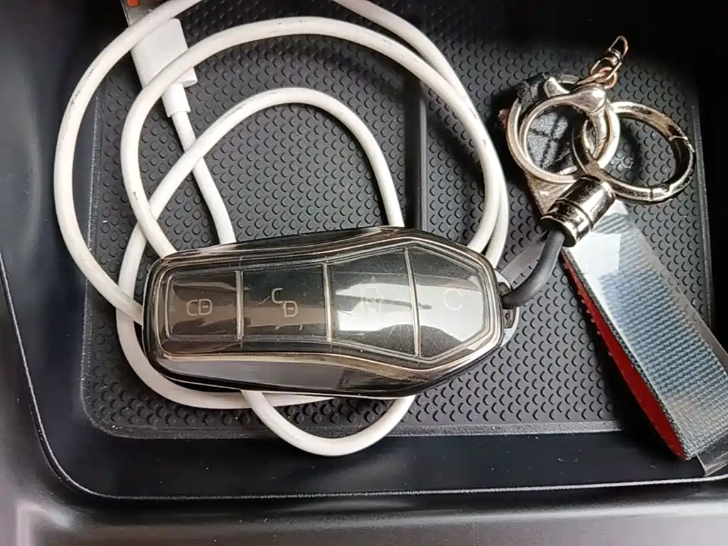 BYD Seal 05 DM-i 2024 — фото 9