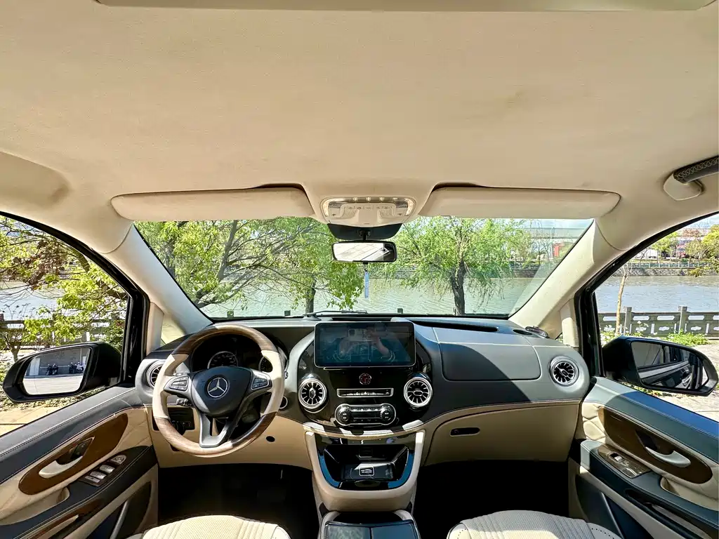 Mercedes-Benz Vito 2022 — фото 15