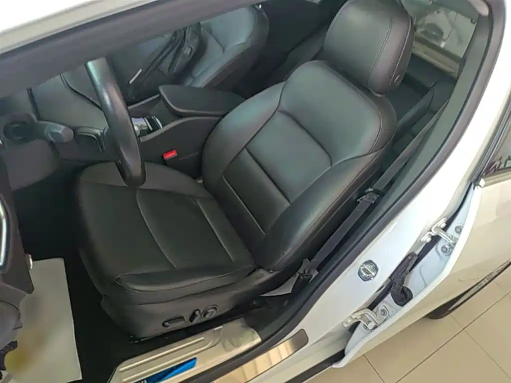 Chevrolet Malibu XL 2017 — фото 15