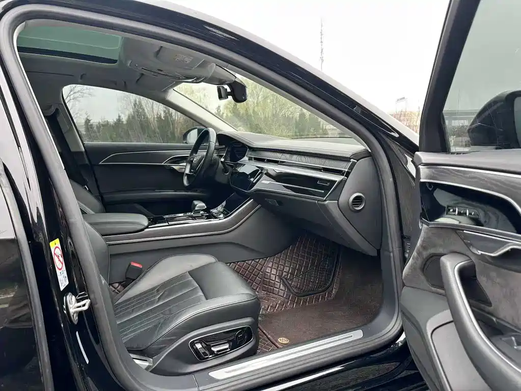 Audi A8 2019 — фото 4
