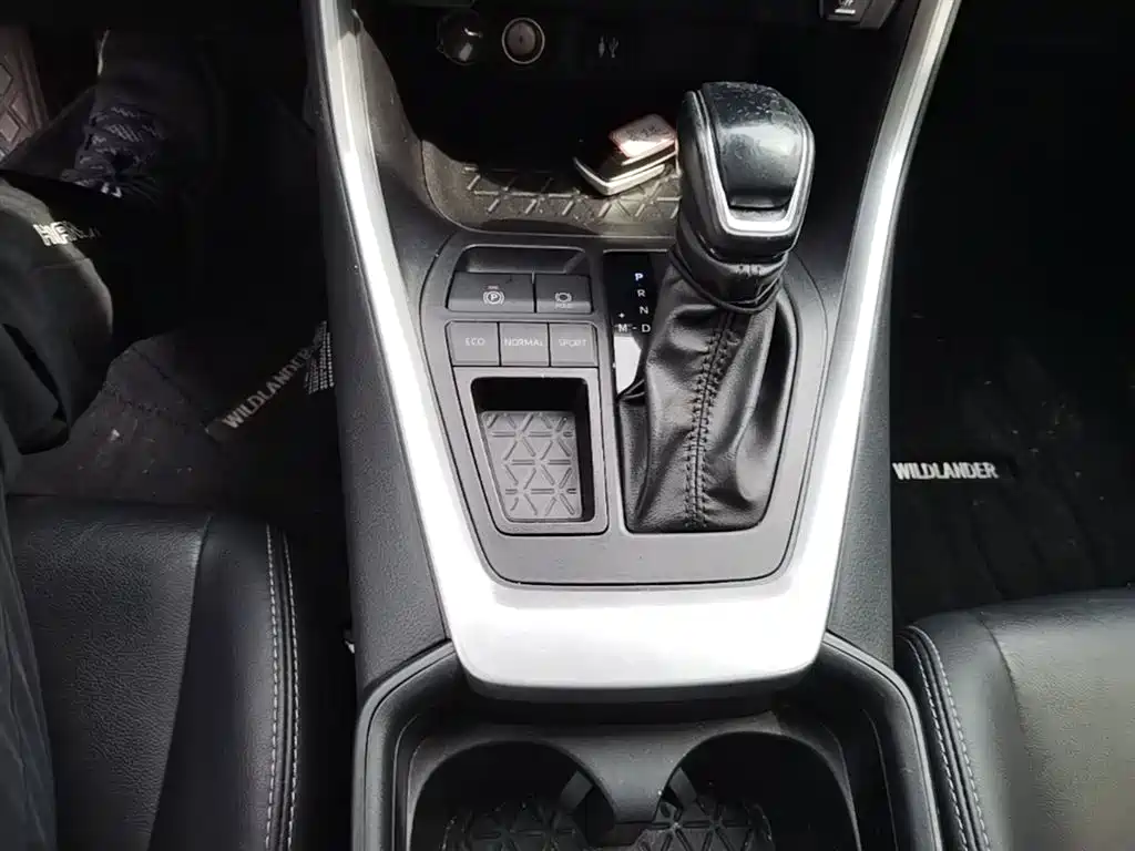 Toyota Wildlander 2022 — фото 14