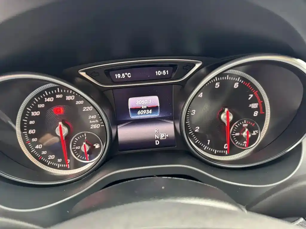 Mercedes-Benz GLA 2018 — фото 11
