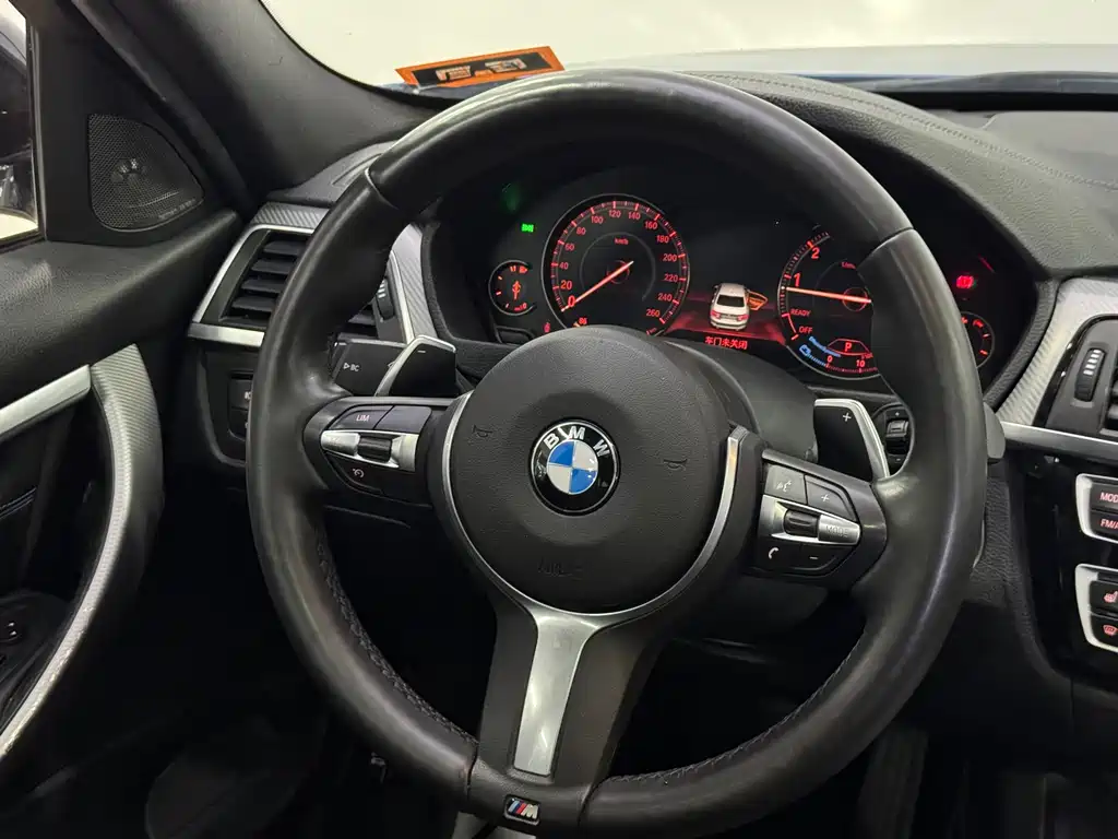 BMW 3 Series 2018 — фото 18