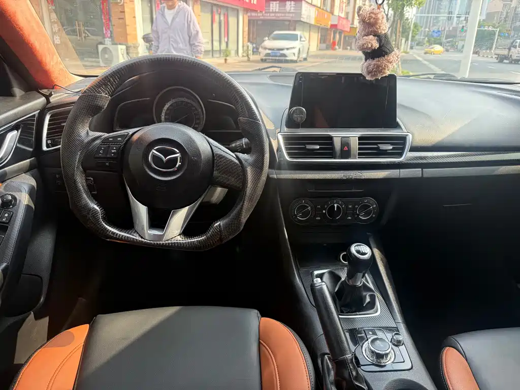 Mazda 3 Axela 2016