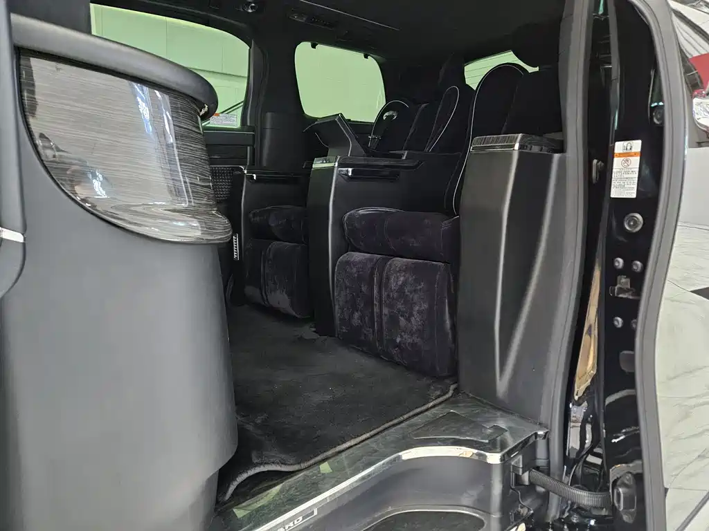 Toyota Alphard 2019 — фото 14