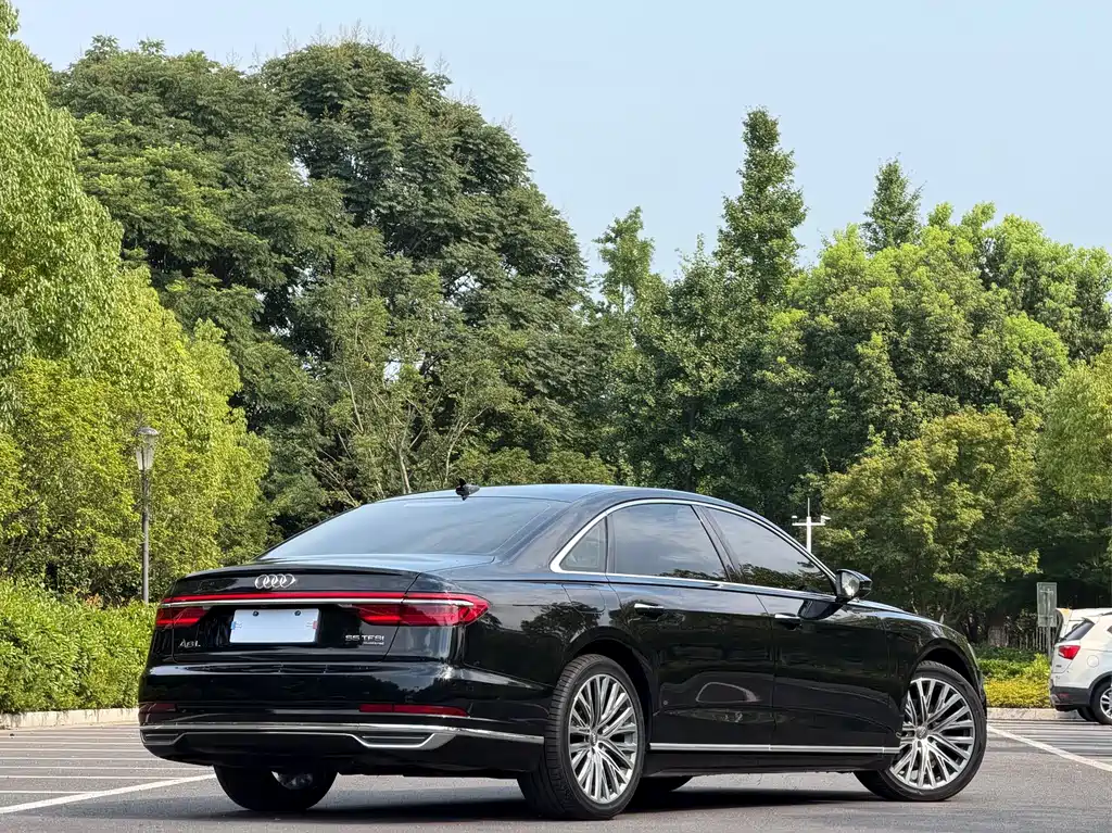 Audi A8 2021