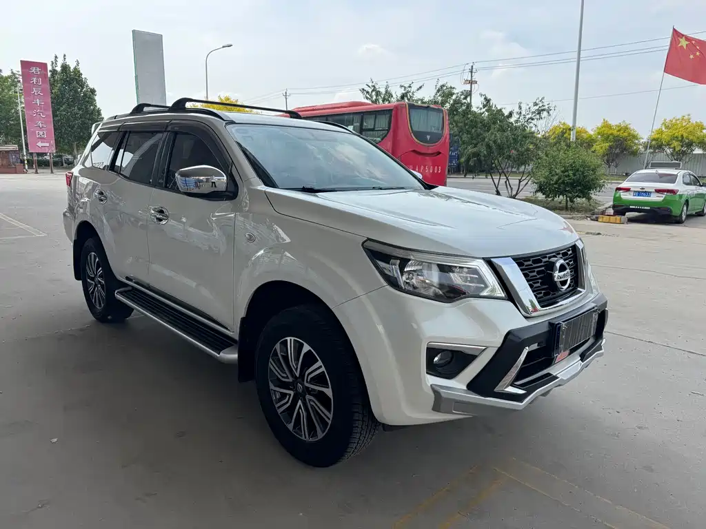 Nissan Terra 2019 — фото 3