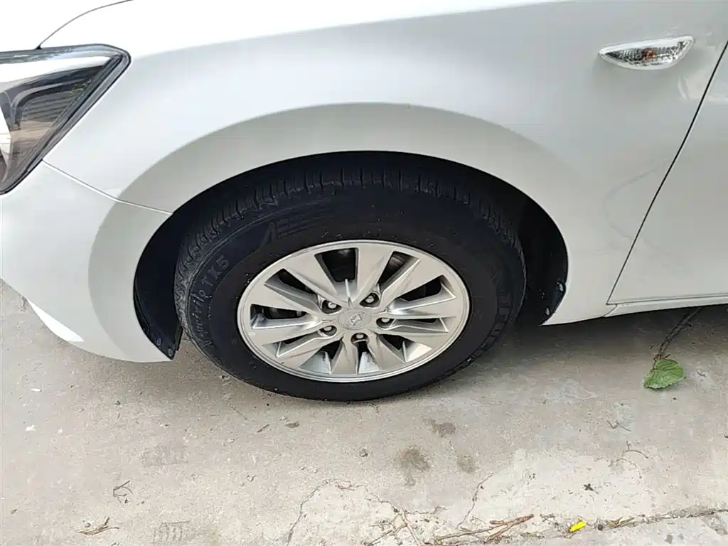 Hyundai Elantra 2021 — фото 23