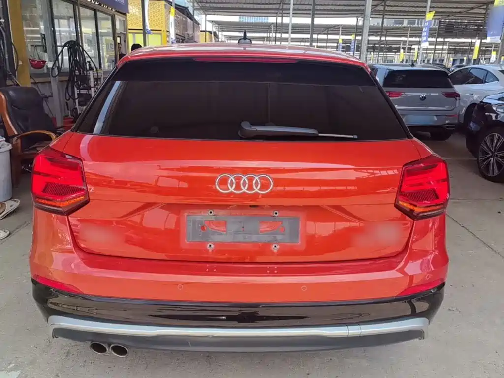 Audi Q2L 2019