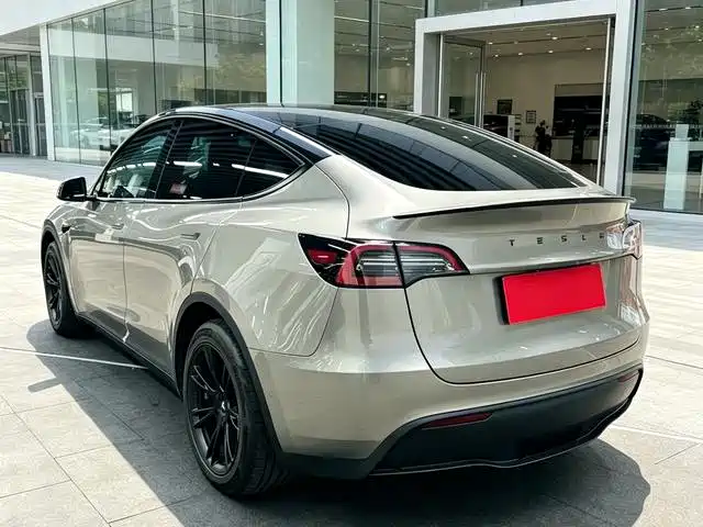 Tesla Model Y 2022 — фото 6