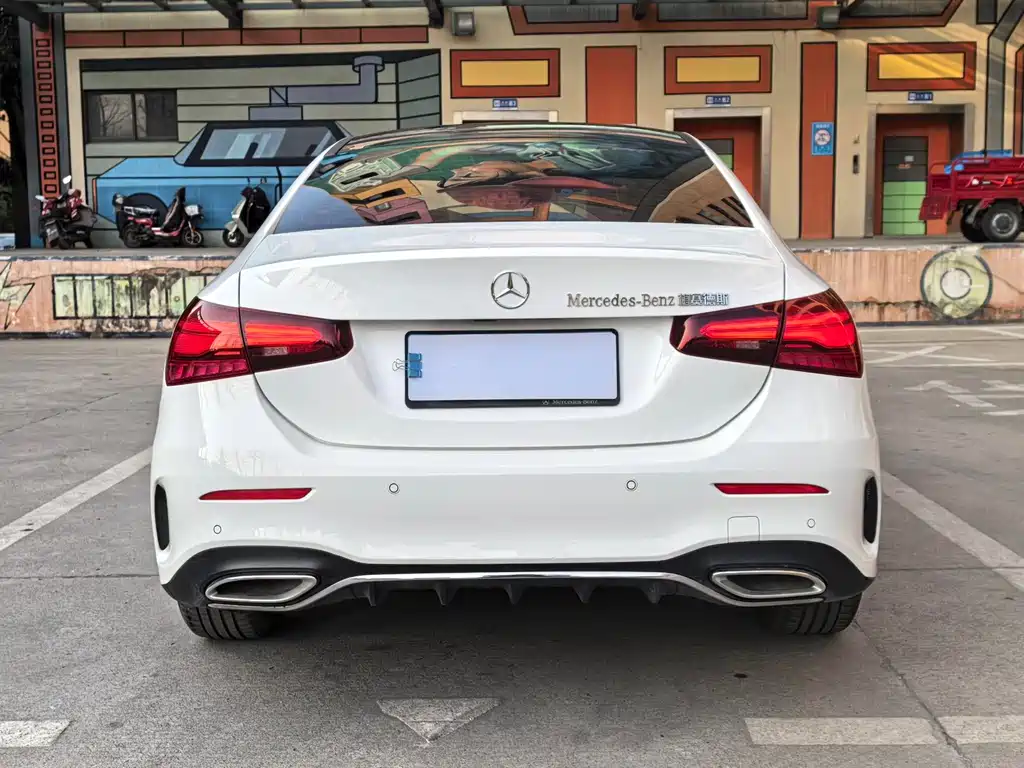 Mercedes-Benz A-Class 2023 — фото 14