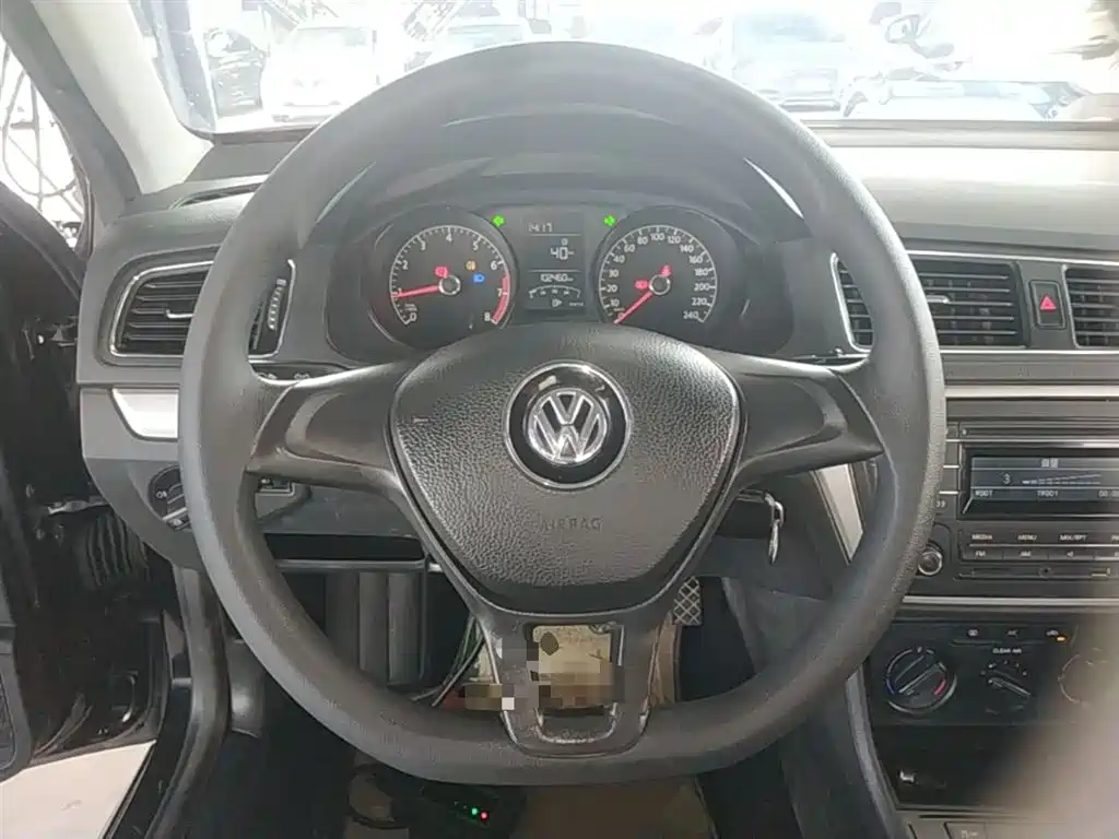 Volkswagen Lavida 2017 — фото 11