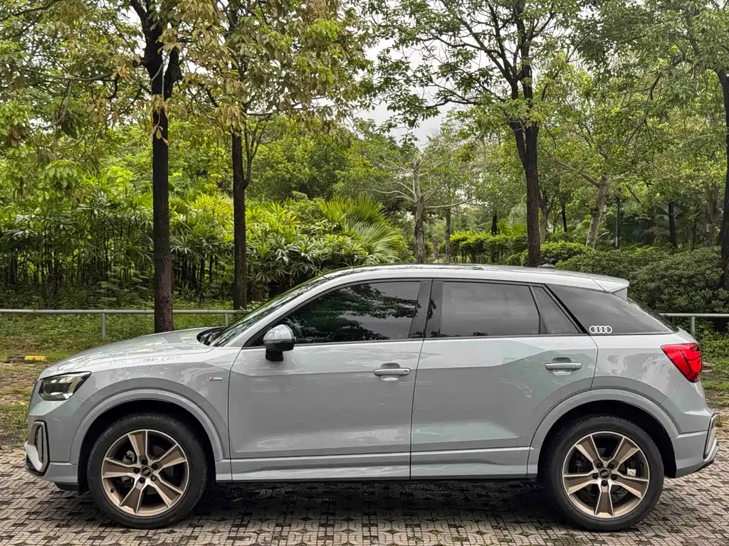 Audi Q2L 2022