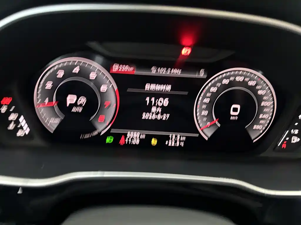 Audi Q3 Sportback 2025 — фото 17