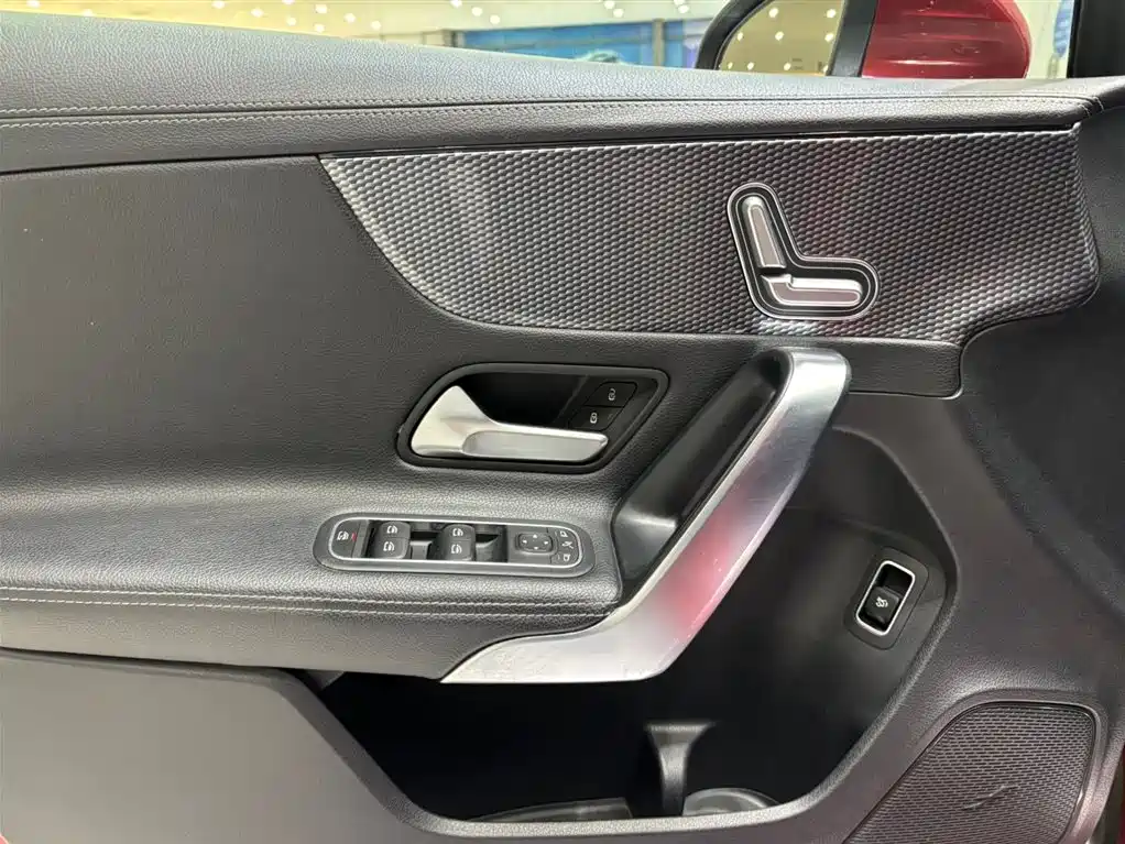 Mercedes-Benz A-Class 2020 — фото 10