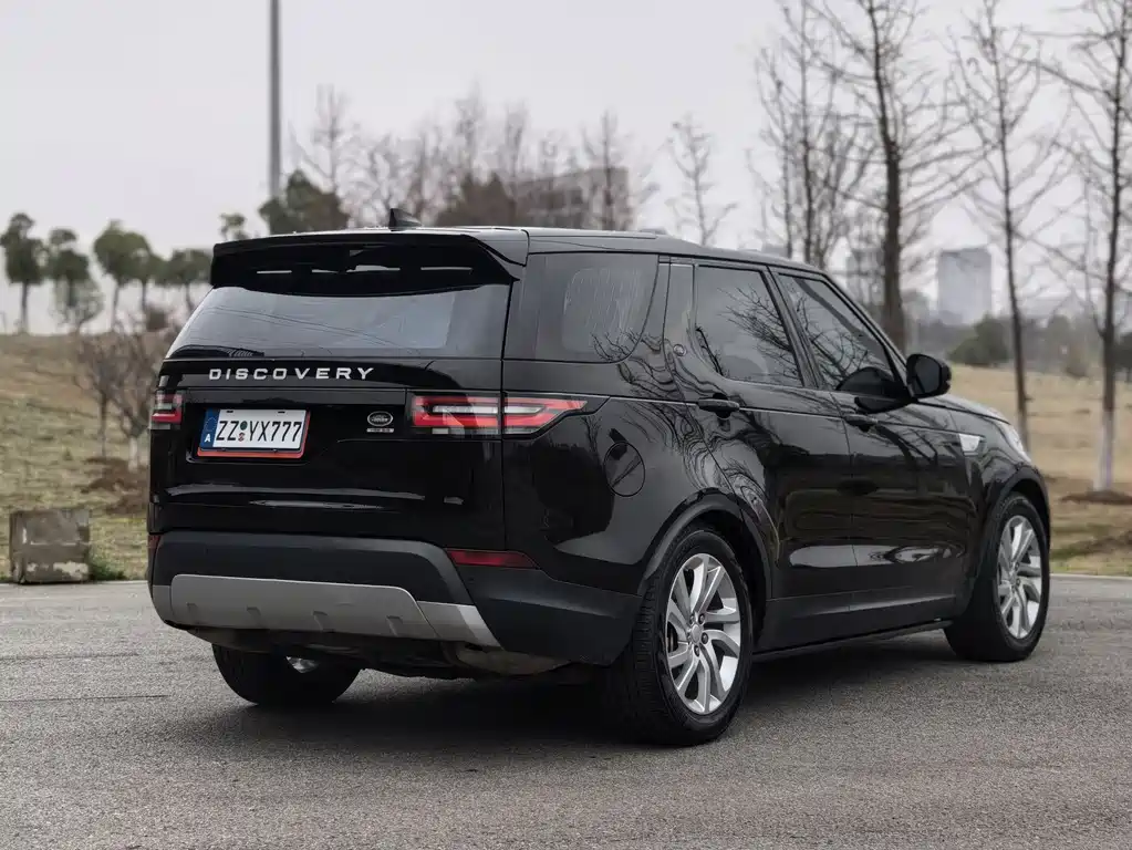 Land Rover Discovery 2018 — фото 20