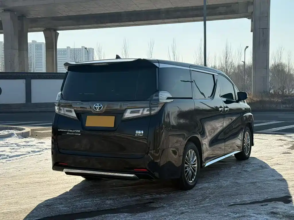 Toyota Vellfire 2023